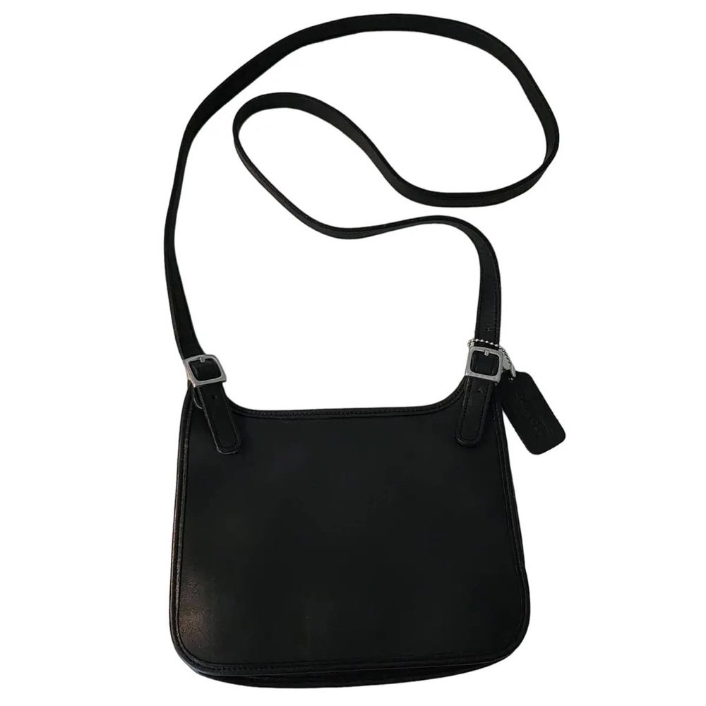 LIKE NEW VINTAGE COACH MINI HIPPIE FLAP IN BLACK AND NICKEL